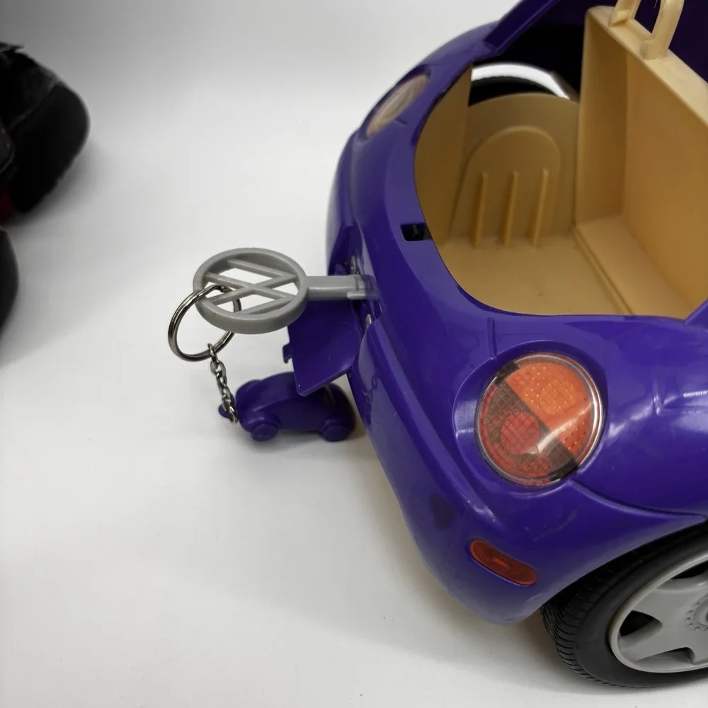 Mattel Barbie Volkswagen Beetle Purple Car 2000 Opening Doors Fashion Doll W/Key